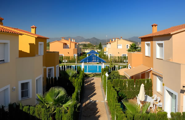 Adosado piscina comunitaria Oliva Nova